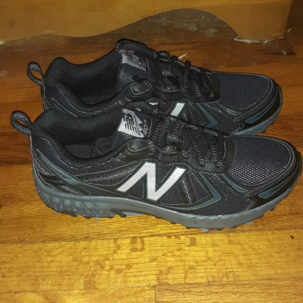 New Balance Tennis Shoes